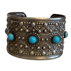 Western Cuff Bracelet Turquoise Bead and Silver Tone Metal